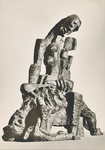 851210 Afbeelding van het bronzen beeldje 'Pieta' (O. Zadkine, 1955), uit de collectie van het Aartsbisschoppelijk ...